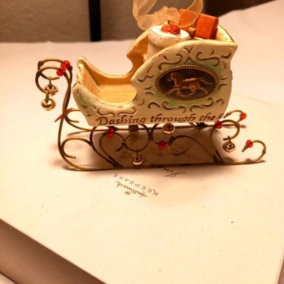 2006 Hallmark Jingle Bells Sleigh Ornament Yuletide Harmony Handcrafted & Metal - Picture 3 of 5